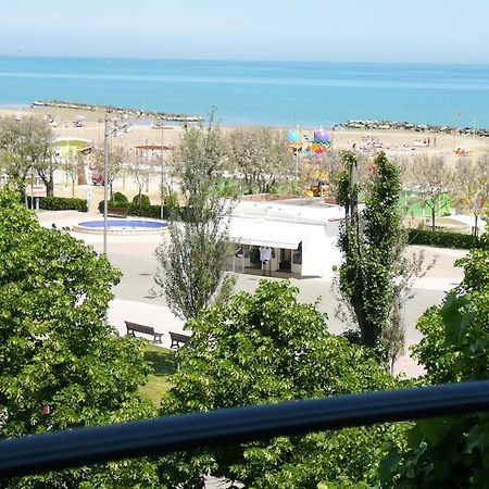 Hotel De La Plage Ріміні Екстер'єр фото