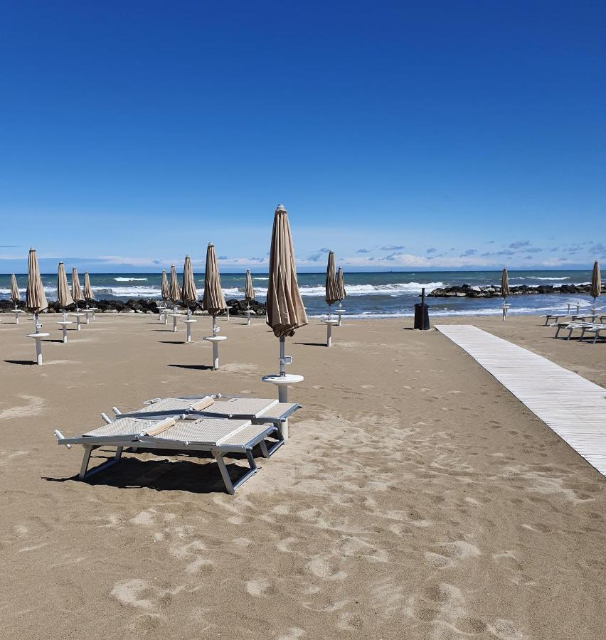 Hotel De La Plage Ріміні Екстер'єр фото
