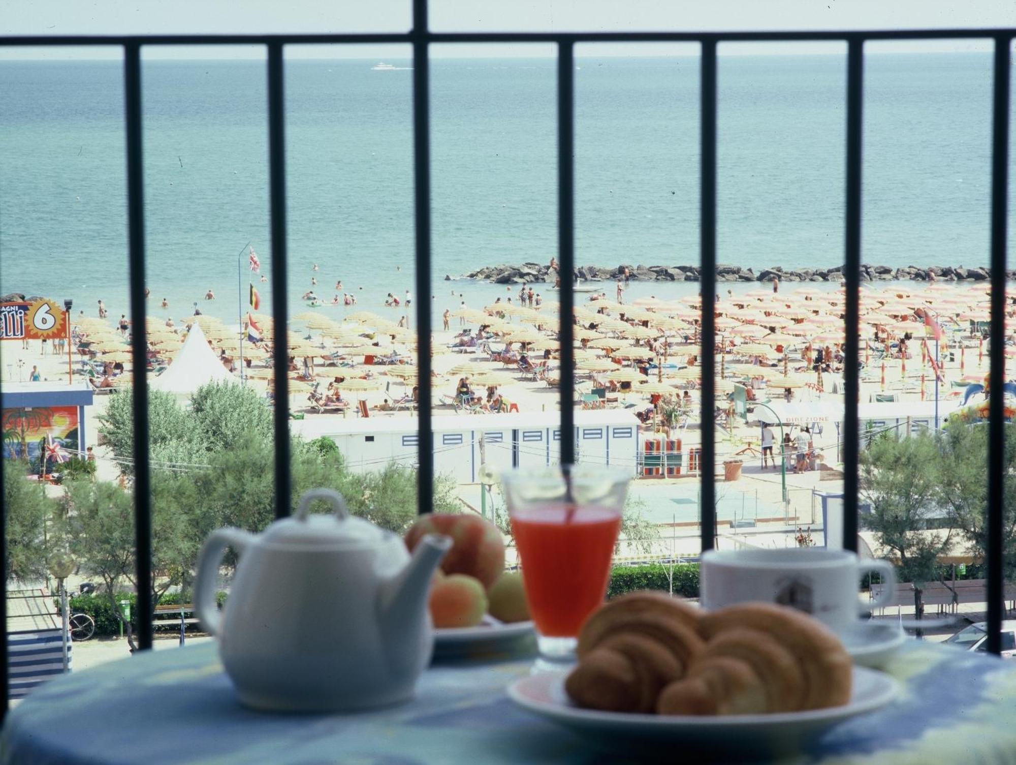 Hotel De La Plage Ріміні Екстер'єр фото