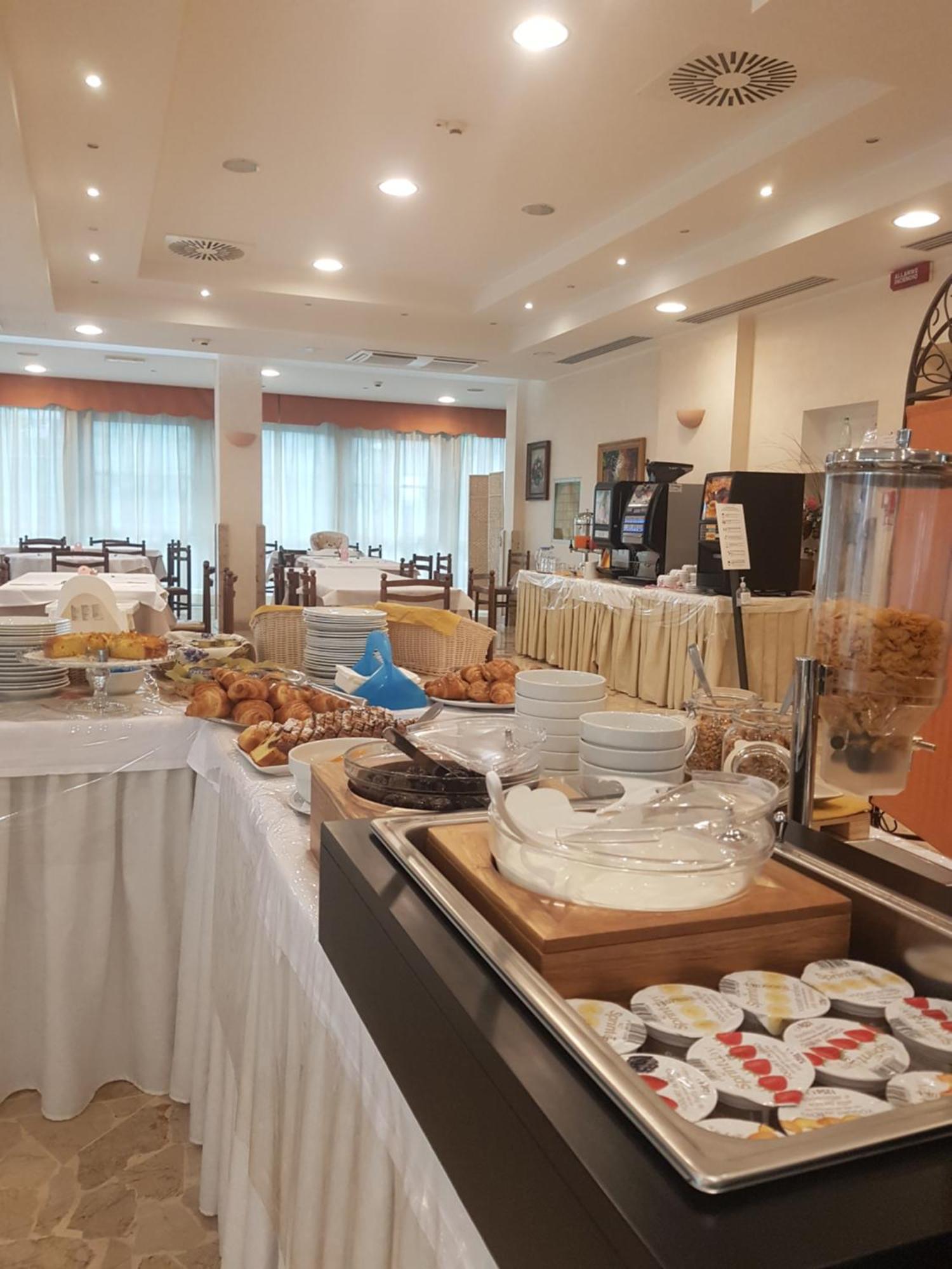 Hotel De La Plage Ріміні Екстер'єр фото