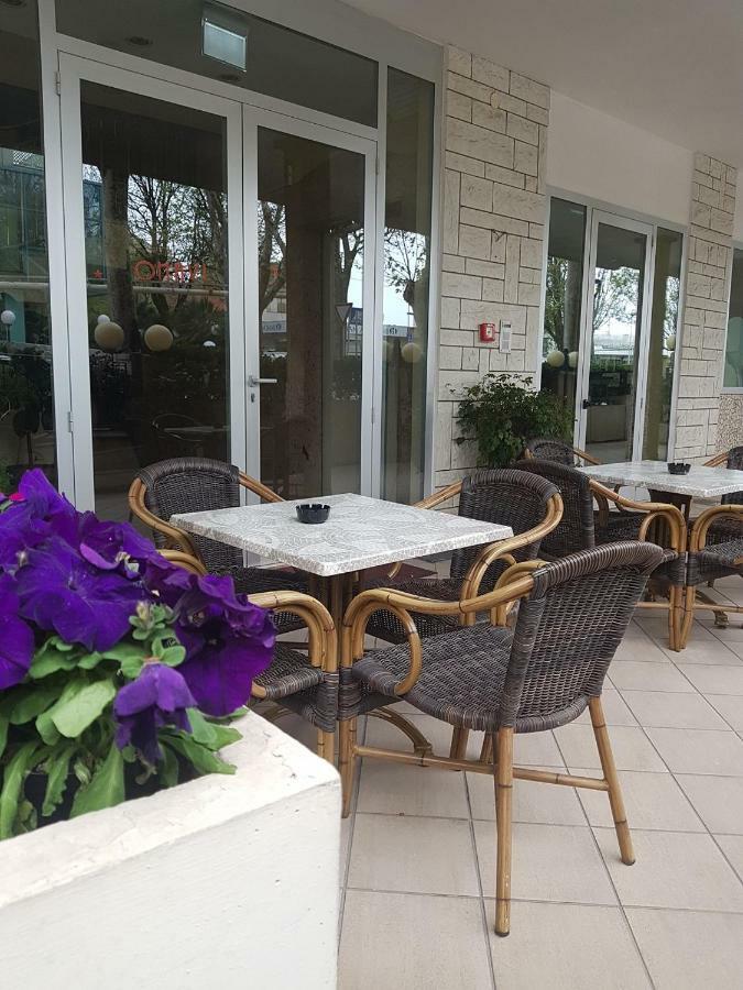 Hotel De La Plage Ріміні Екстер'єр фото