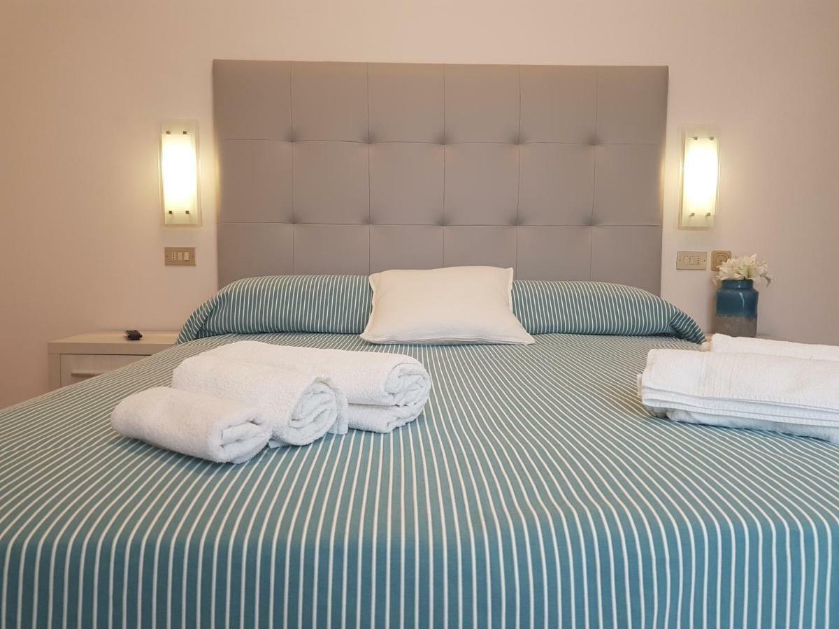 Hotel De La Plage Ріміні Екстер'єр фото