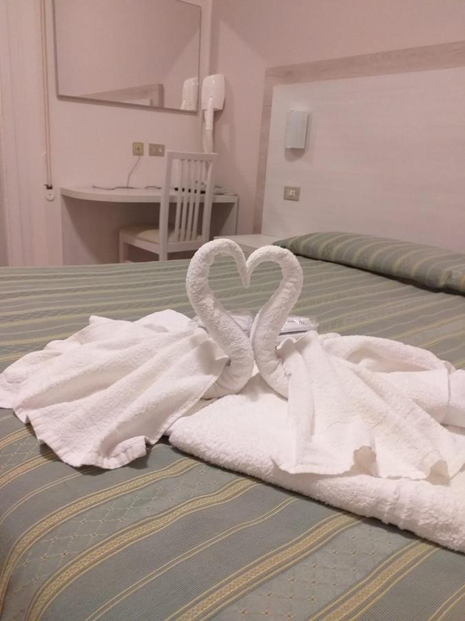 Hotel De La Plage Ріміні Екстер'єр фото